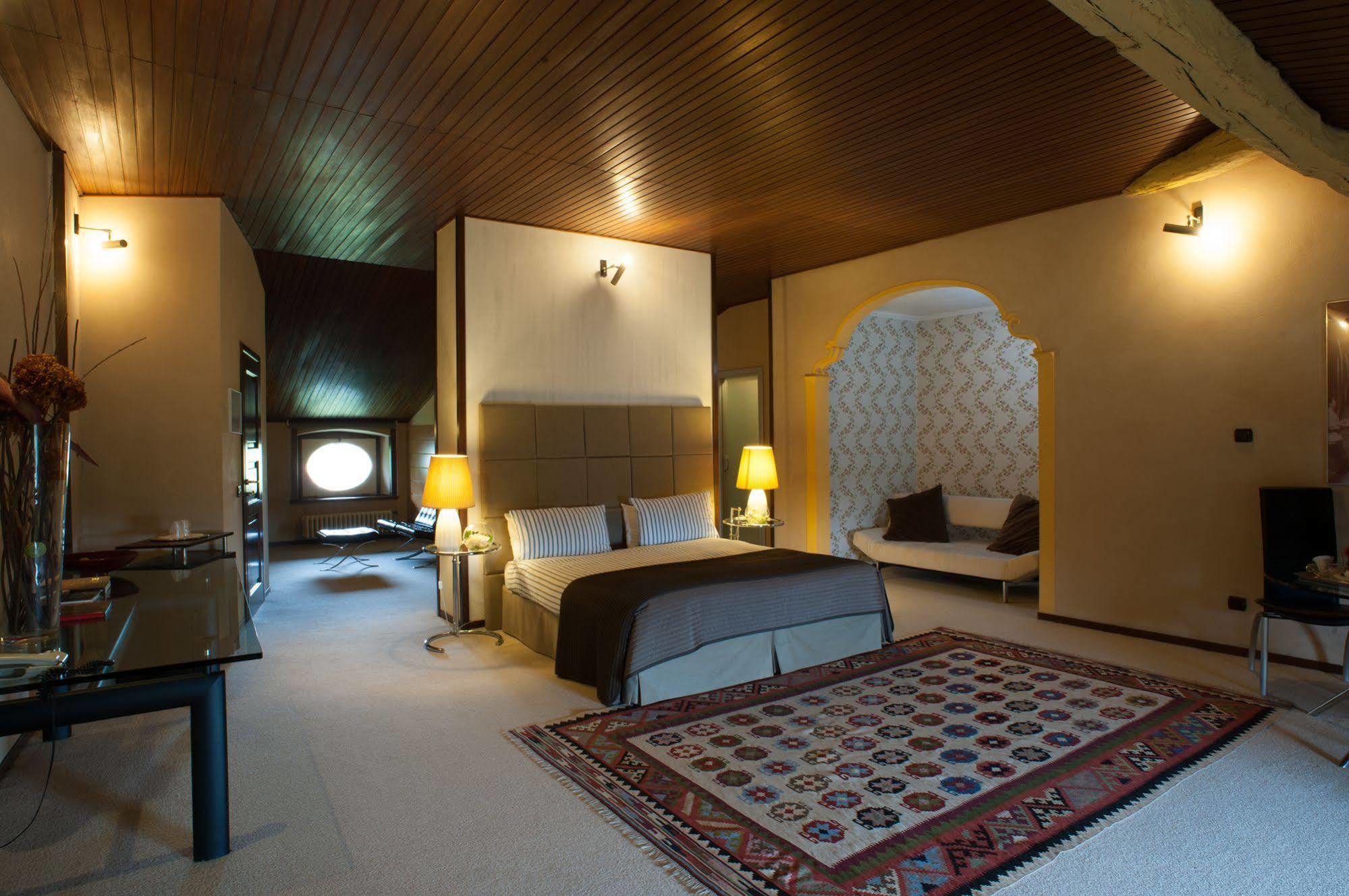Отель Relais Del Castello Di Oviglio Экстерьер фото