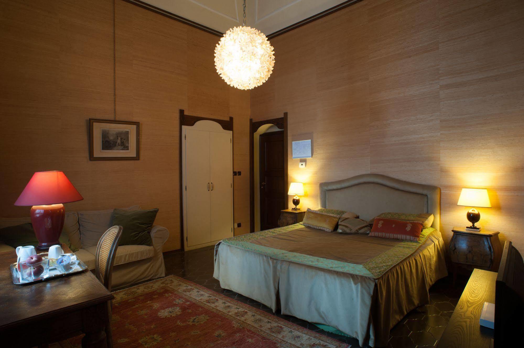 Отель Relais Del Castello Di Oviglio Экстерьер фото